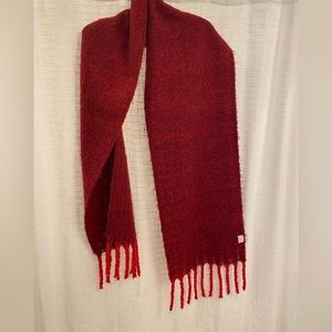 Universal Thread extra Thick and long scarf